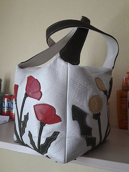 Красивенная сумка отечественного бренда unique-u из натуральной кожи