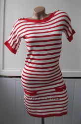Платье морячка теплое в обтяжку, вырез лодочка, украшено пуговицами на плеч