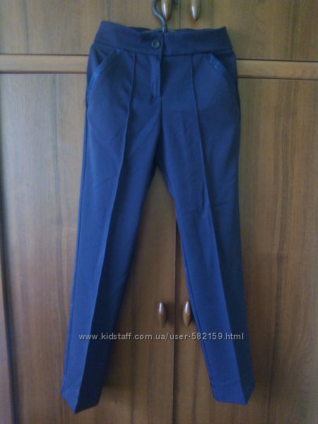 Новые школьные брюки, синие зауженные, 134-140.
