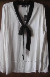 Стильная белая блузка с черным бантом 