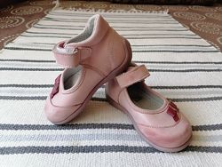 Шикарные туфельки мокасины для маленькой модницы