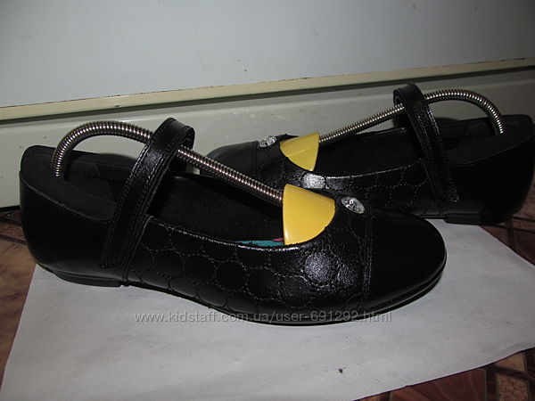Брендовые кожаные туфли Clarks Cambodia оригинал р.3G 35.5 , стелька 23.2