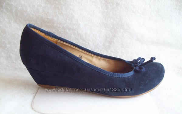 Туфли замша танкетка, стелька 23, 5 см.