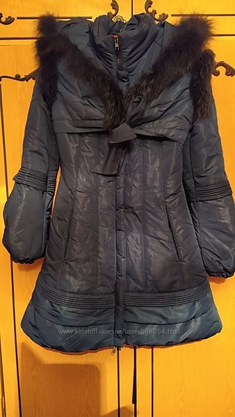 Красивый синий пуховик