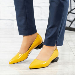 Туфли, натуральная лаковая кожа, на круглом каблуке, желтые