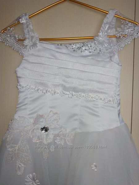 Платье нарядное праздничное