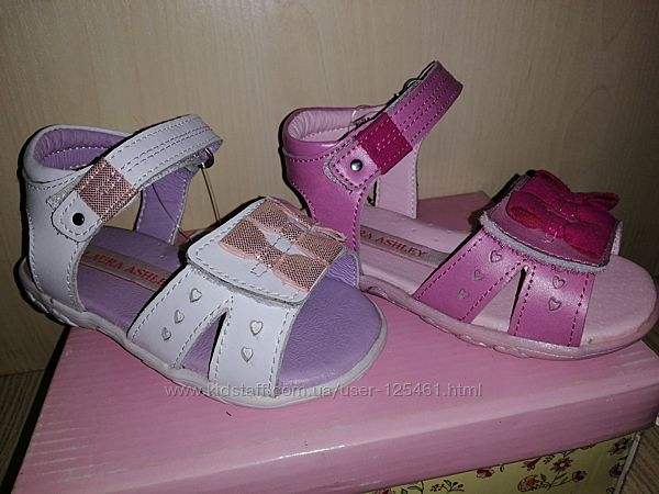 Босоножки кожанные для девочек Laura Ashley 
