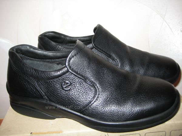 Кожаные закрытые туфли Ecco 35р. 22. 5 см.