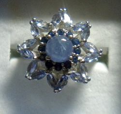Красивое кольцо цветок танзаниты сапфир сереб925