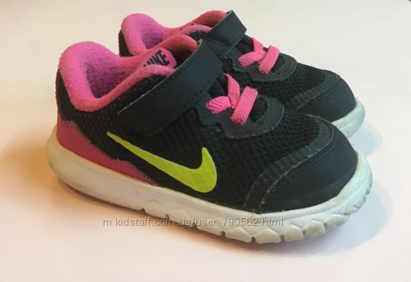 Детские кроссовки Nike оригинал размер 22