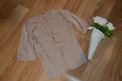 Красивая блуза от Зара очень стильная модная. размер М