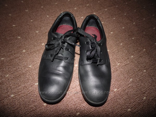 Кожанные туфли Clarks размер 32 стелька 20-20. 5 см