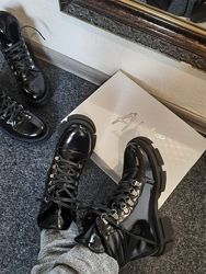 Распродажа   Ботинки зимние  кожаные лаковые черные 