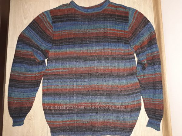Вязанный свитер ручной работы