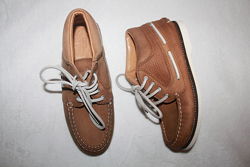 Деми ботинки фирмы Massimo Dutti 35 размера по стельке 22-22,5 см.