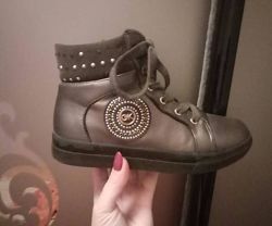 Ботинки р. 32