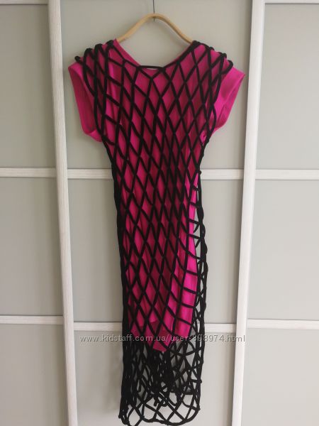 Стильное платье Alexander McQueen