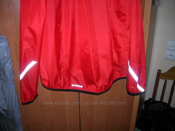 Куртка-ветровка-дождевик BTWIN р.56-58 с капюшон. и отражател. элемент     