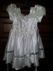Детское нарядное платье на 4-5 лет