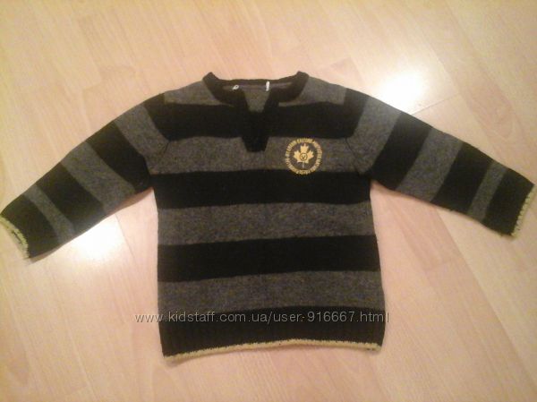 свитер шерстяной черно-серый  на 5-6 лет