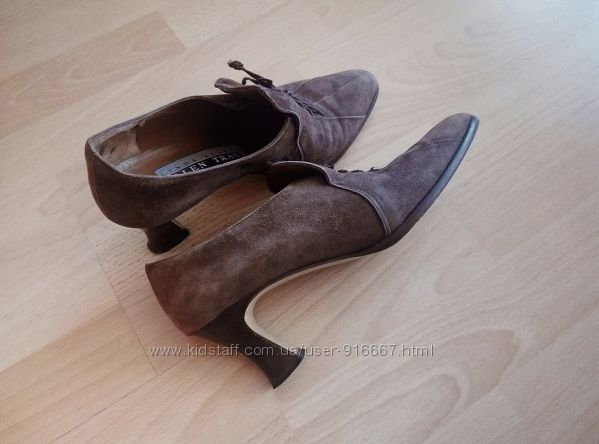 туфли замшевые коричневые 37 размер. ellen tracy