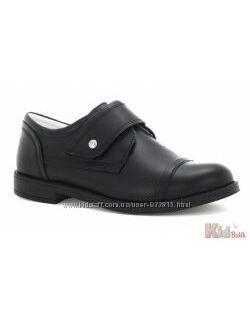 Туфлі класичні чорного кольору для хлопчика Bartek