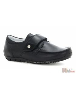 Туфлі чорного кольору на липучці для хлопчика Bartek