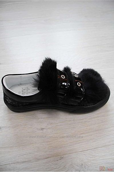 Туфлі - напівчеревички лаковані для дівчинки Bartek
