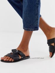 Черные кожаные шлепки сандалии на плоской подошве и ремнями с кольцом