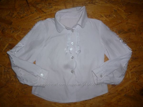продам белую рубашку блузку на 4-5 лет на рост 116-122 см в отличном состоя