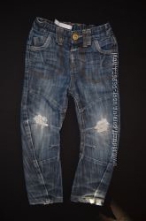 Стильные джинсы с потертостями для мальчика 3-4 от M&Co