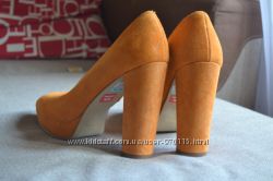 Шикарные новые туфли Tamaris натур замша и кожа 39-40 размер