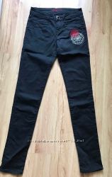 Черные джинсы с вышивкой  от испанского бренда Desiguаl в школу