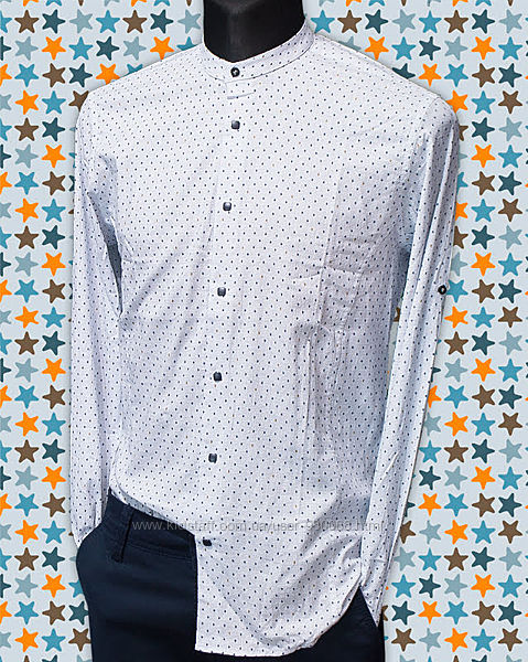Нарядная мужская рубашка белого цвета с оригинальным узором, воротник стойк