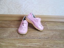 Продам детские осенние туфли р 19