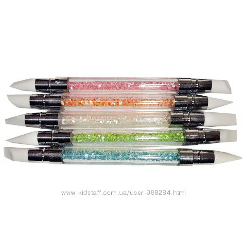 КИСТИ для ногтевого сервиса.