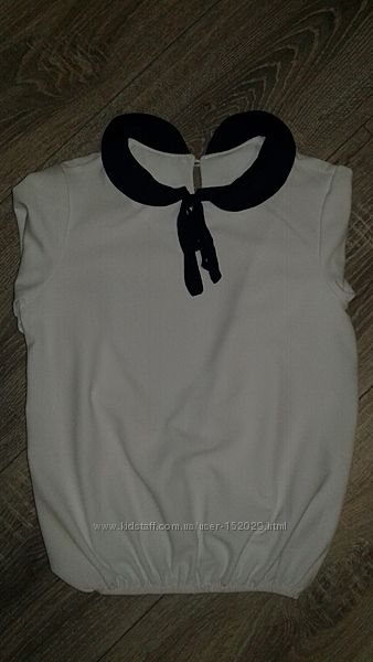 Нарядная школьная блузочка в идеальном состоянии 122-128 см. 