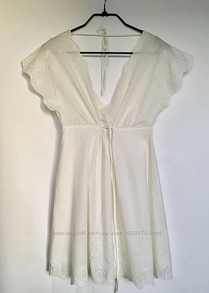 Платье белое очень красивое из натуральной ткани размер uk 12