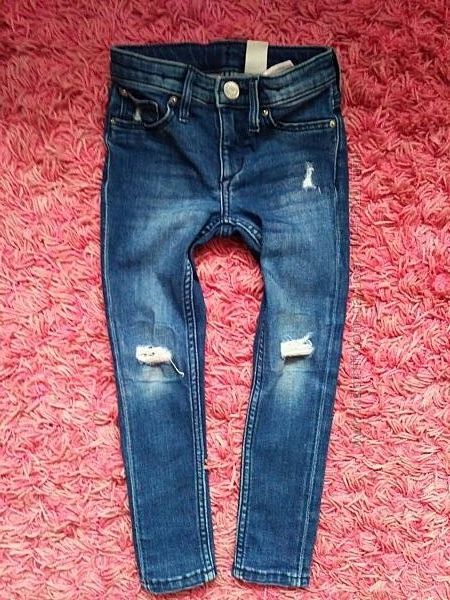 Продам джинсы р 98-104