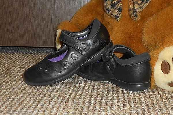 Туфли на девочку clarks lights с мигалками. размер 27,5 - 28 стелька 17,5 