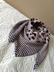 #4: Бежевый/черные горох