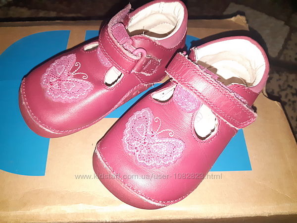 Відкриті шкіряні туфлі кларкс Clarks в ідеальному стані