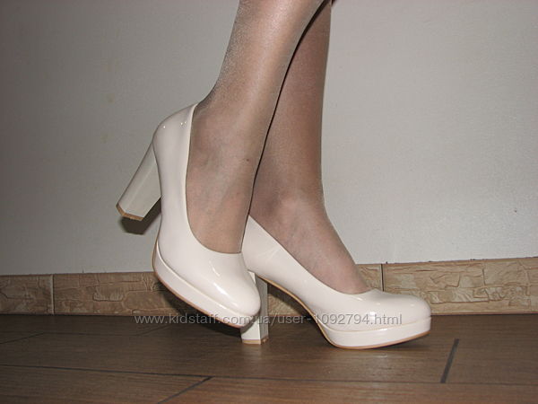 Бежевые лаковые туфли устойчивый каблук 36 37 38 39 40