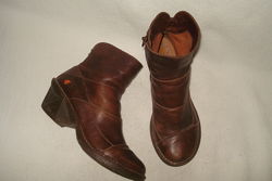 38-39 р. Art крутые демисезонные кожаные ботиночки , оригин. каблук