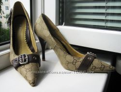 Золотисто-бежевые туфли на шпильках, р-р 38, 5-39