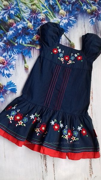 Платье с вышывкой фирмы Ladybird