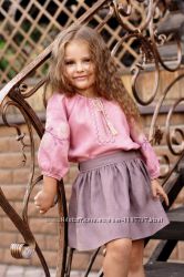 Ошатна дитяча блуза з натуральної тканини з вишивкою