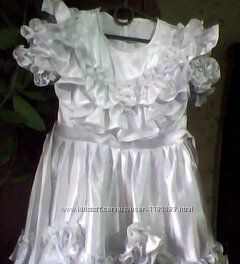  Праздничное нарядное белое платье - бу