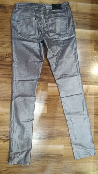 Серебристые джинсы 44-46 размера