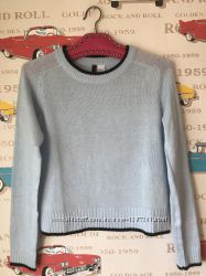 нежно голубой свитер фирмы H&m